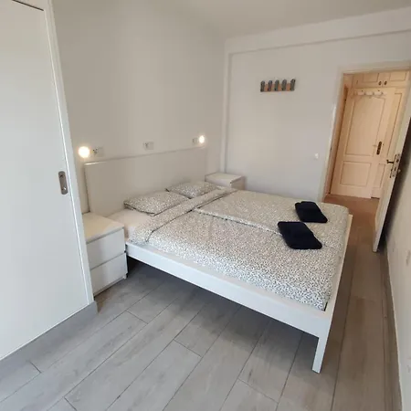 Fanabe Apartment *